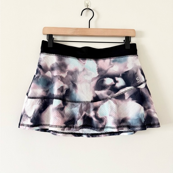 Sofibella Tennis Mini Athletic Skort Skirt in Black, Blue Pink Abstract Size S - Picture 1 of 6